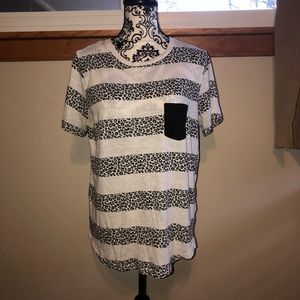 🌸5/$20!🌸 VS PINK Leopard Tee